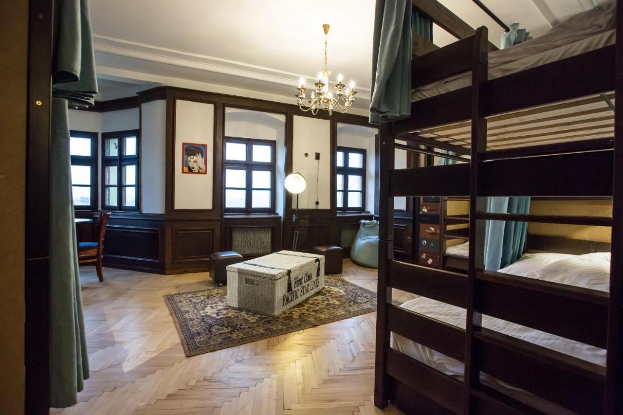 Zeitlos Boutique Hostel Bratislava Exterior photo