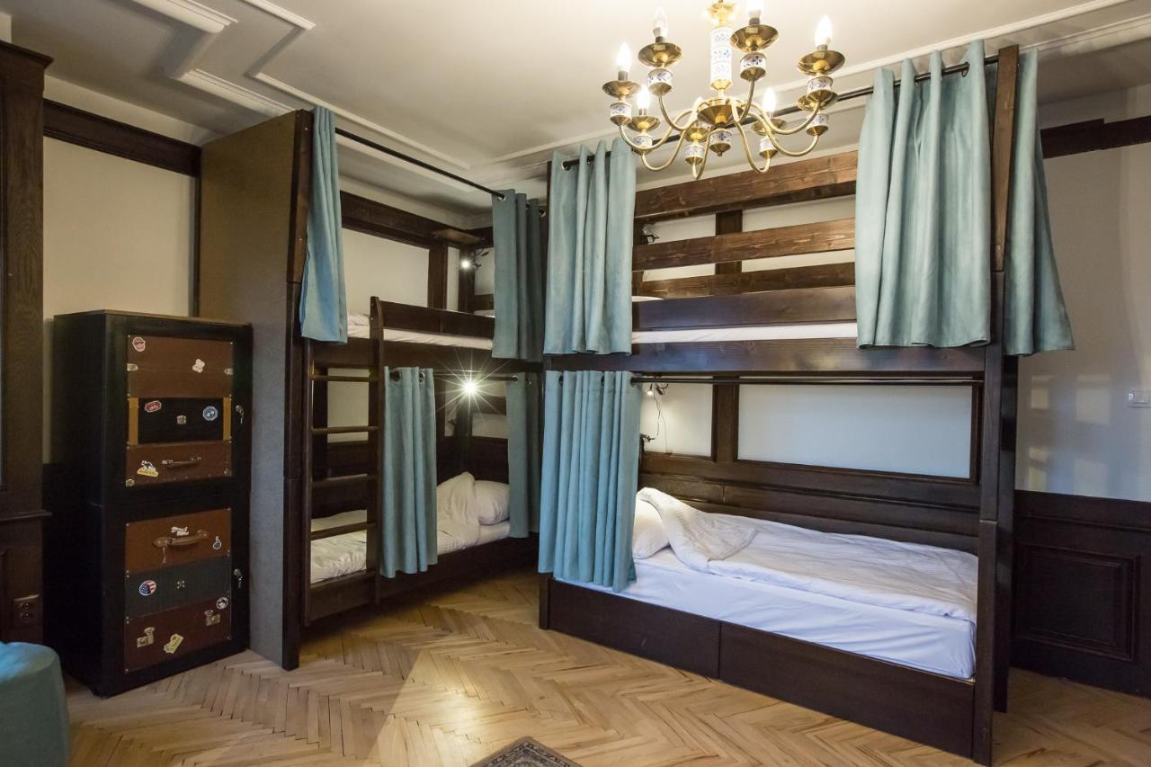 Zeitlos Boutique Hostel Bratislava Exterior photo