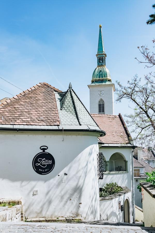 Zeitlos Boutique Hostel Bratislava Exterior photo