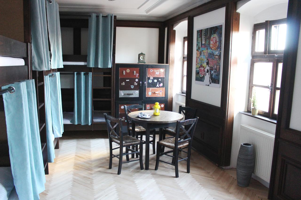 Zeitlos Boutique Hostel Bratislava Exterior photo