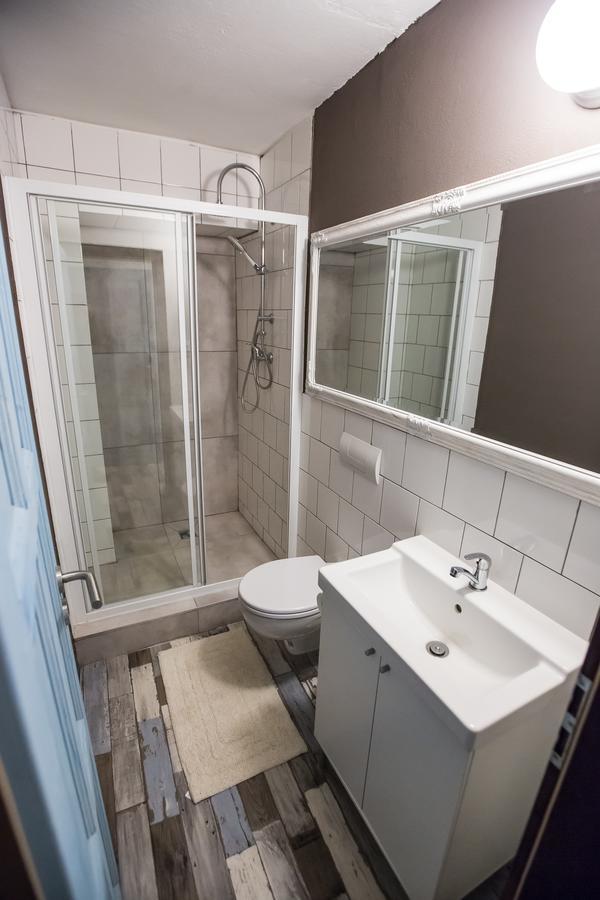 Zeitlos Boutique Hostel Bratislava Exterior photo