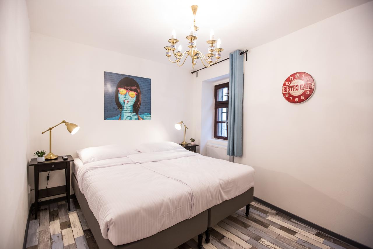 Zeitlos Boutique Hostel Bratislava Exterior photo