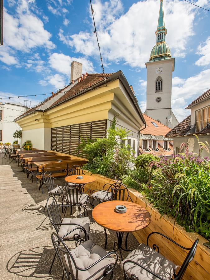 Zeitlos Boutique Hostel Bratislava Exterior photo