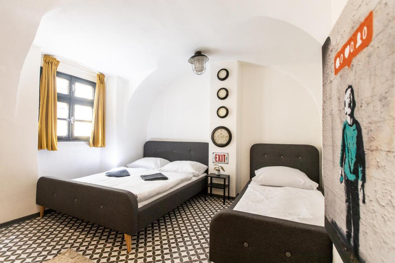 Zeitlos Boutique Hostel Bratislava Exterior photo